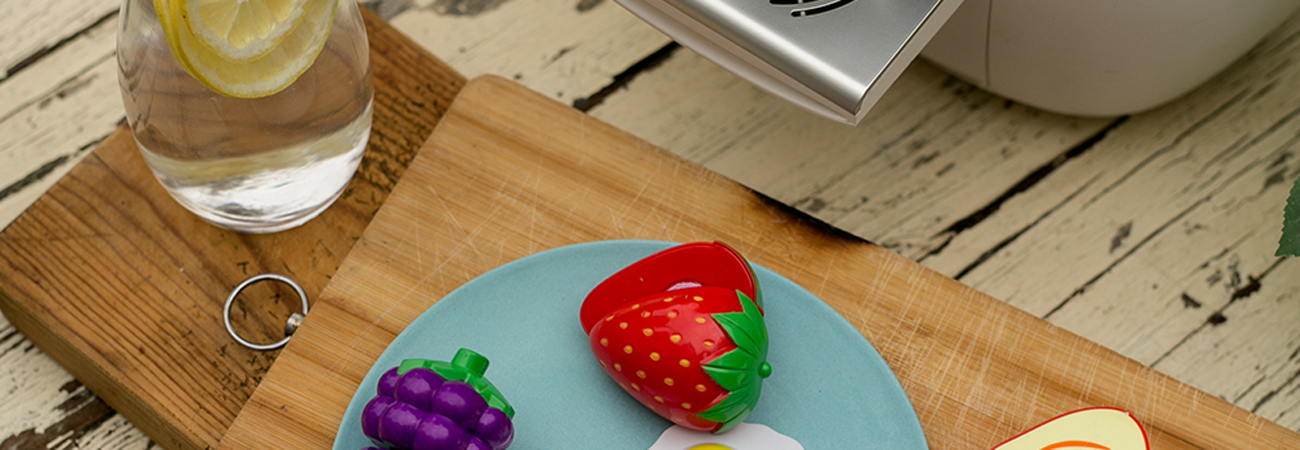 הקשר בין שתיית מים לתזונה בריאה בקרב ילדים