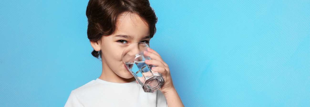 כמה מים ילדים צריכים לשתות ביום?