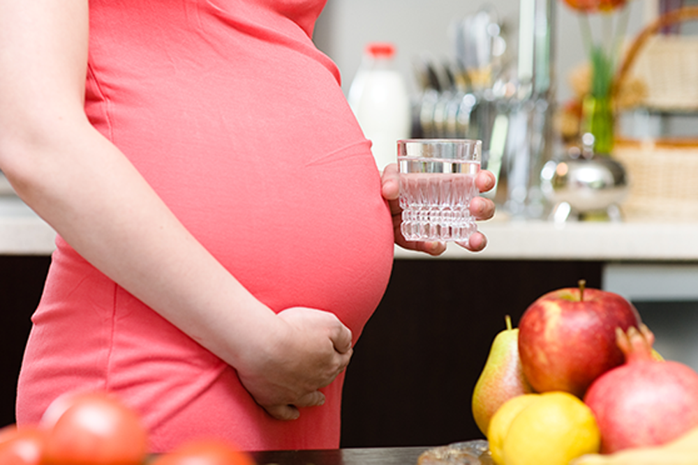 שתיית מים בהריון: כל מה שאת צריכה לדעת!